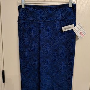 NWT Small LulaRoe Cassie skirt
